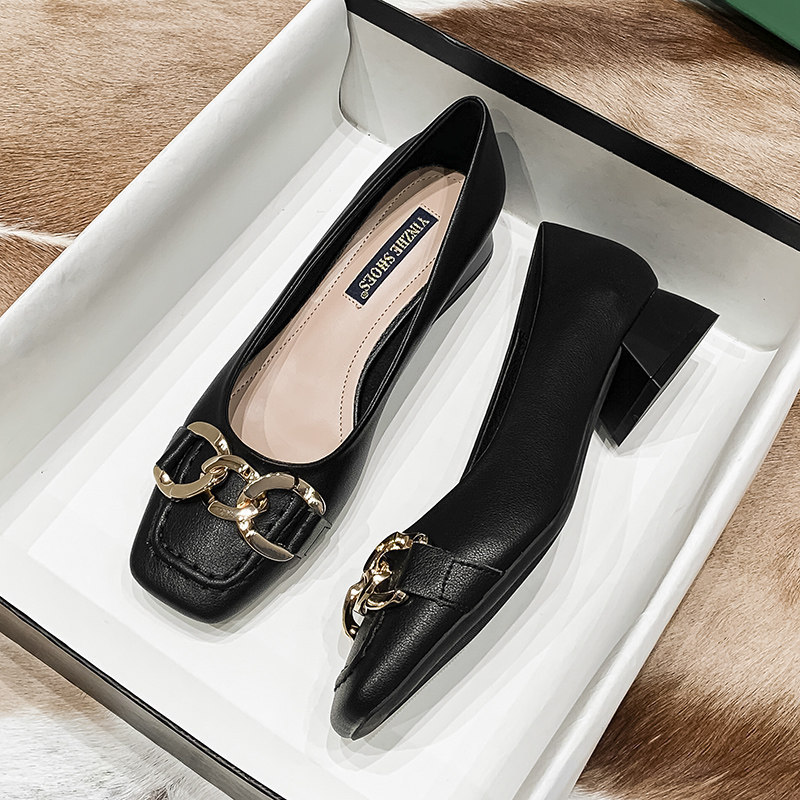 2-main-sapatos-de-sola-macia-cabeca-quadrada-para-mulheres-mocassins-de-salto-baixo-apartamento-grosso-com-boca-rasa-outono_3.png