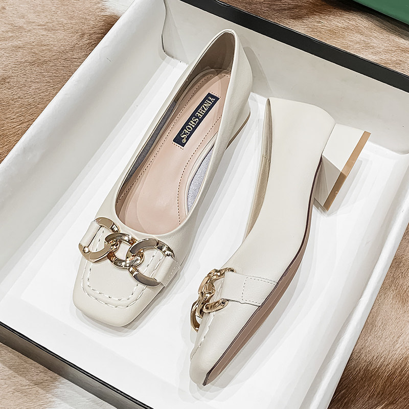 3-main-sapatos-de-sola-macia-cabeca-quadrada-para-mulheres-mocassins-de-salto-baixo-apartamento-grosso-com-boca-rasa-outono_3.png